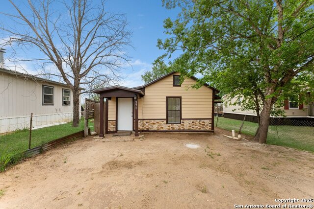 Details for 373 Avenue I, Poteet, TX 78065