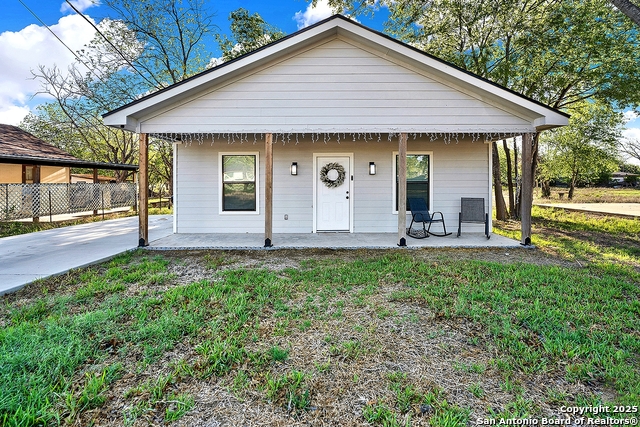 Details for 1121 Avenue K, Hondo, TX 78861