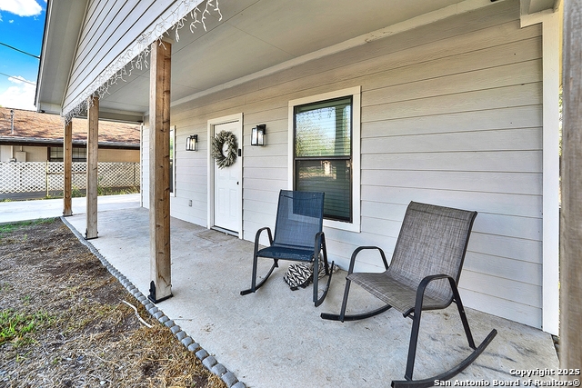 Listing photo id 1 for 1121 Avenue K