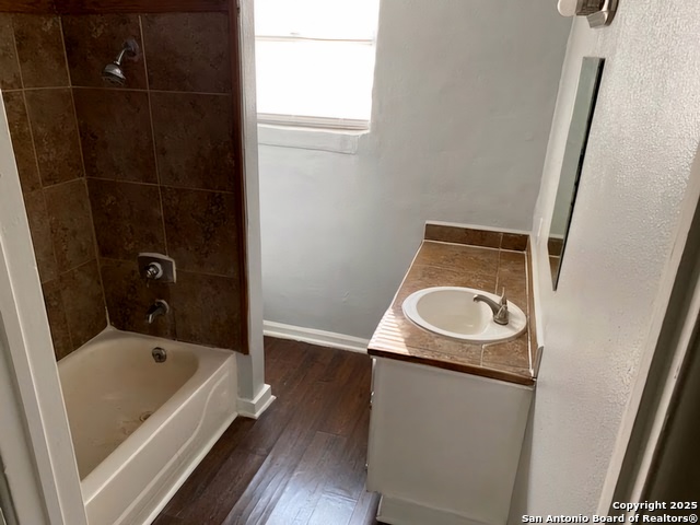 Image 12 of 25 For 719 San Antonio