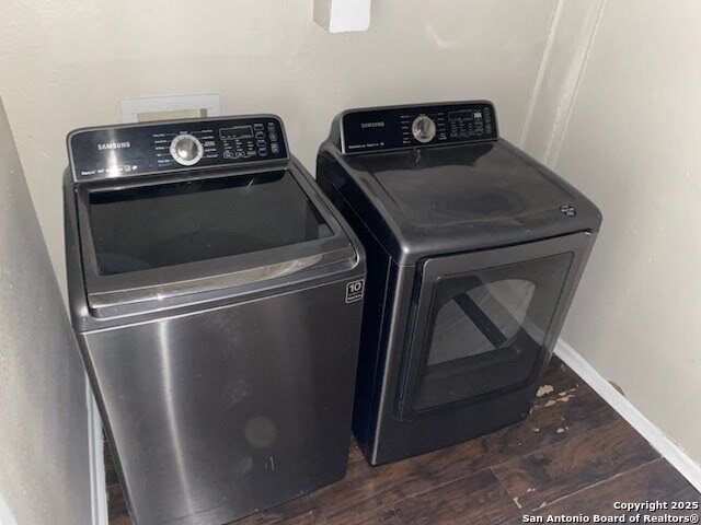 Image 15 of 25 For 719 San Antonio