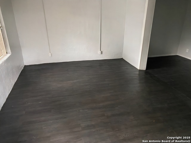 Image 7 of 25 For 719 San Antonio