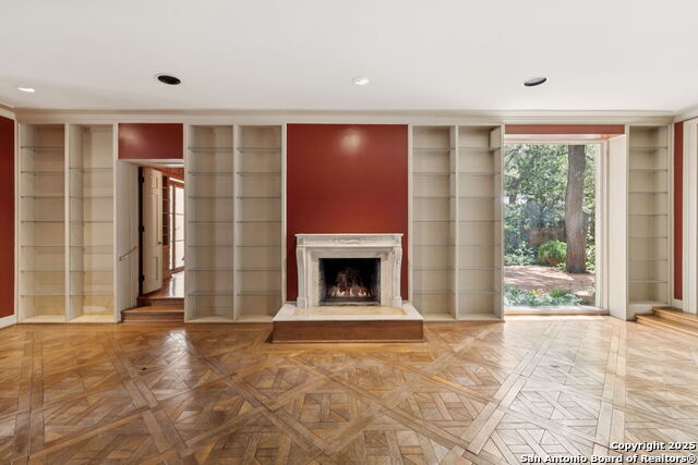 Listing photo id 9 for 424 Ivy