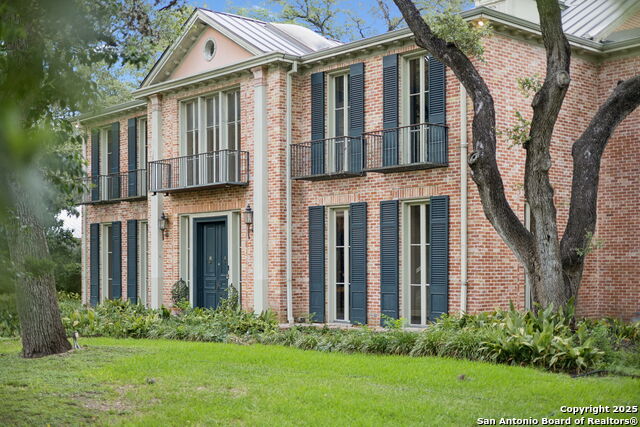 Listing photo id 0 for 424 Ivy