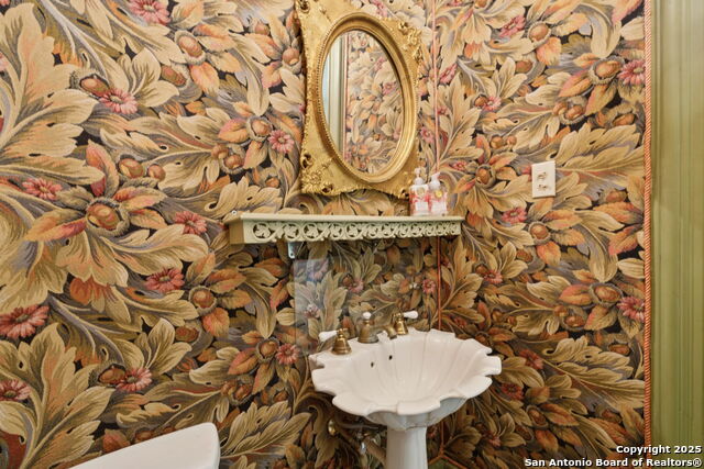 Listing photo id 22 for 424 Ivy