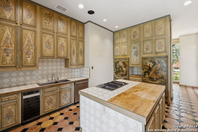 Listing photo id 24 for 424 Ivy