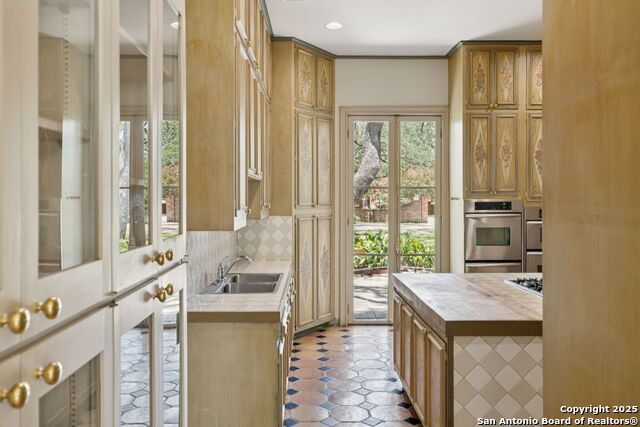 Listing photo id 25 for 424 Ivy
