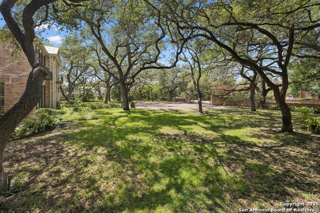 Listing photo id 1 for 424 Ivy