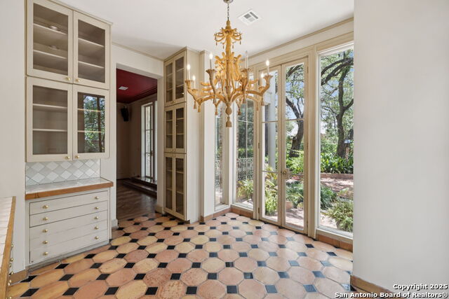 Listing photo id 28 for 424 Ivy