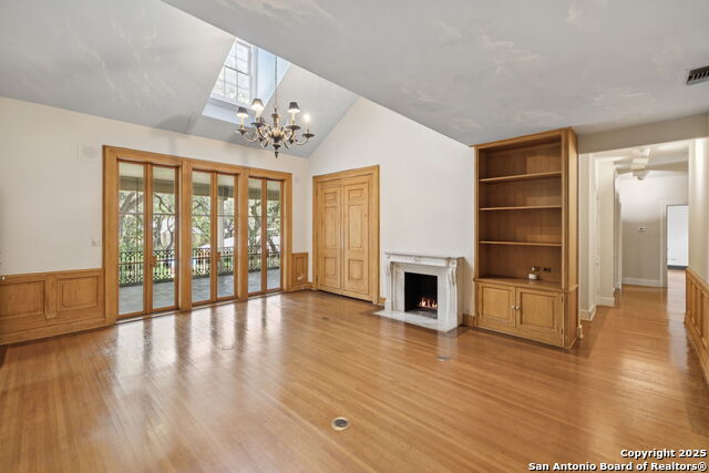 Listing photo id 31 for 424 Ivy