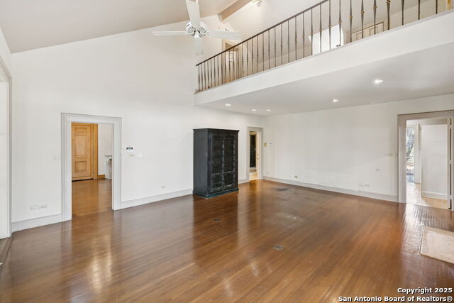 Listing photo id 33 for 424 Ivy