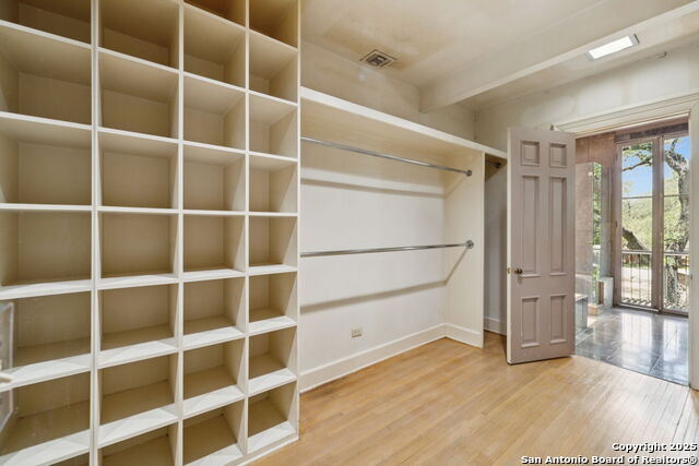 Listing photo id 36 for 424 Ivy