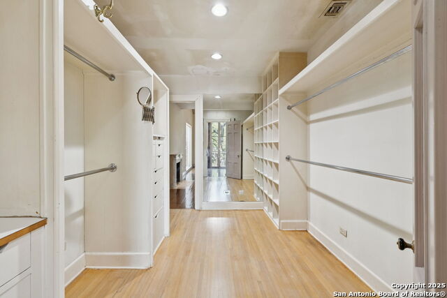 Listing photo id 37 for 424 Ivy