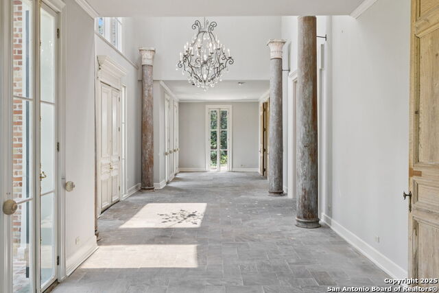 Listing photo id 2 for 424 Ivy