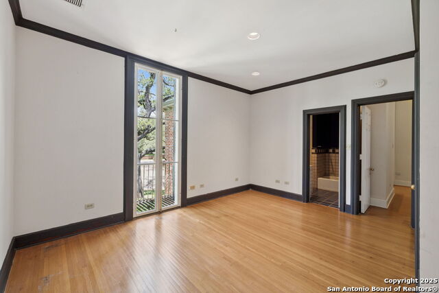 Listing photo id 45 for 424 Ivy