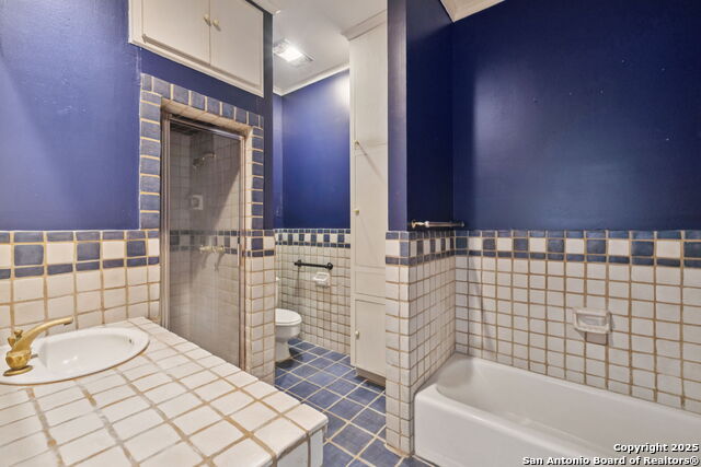 Listing photo id 46 for 424 Ivy