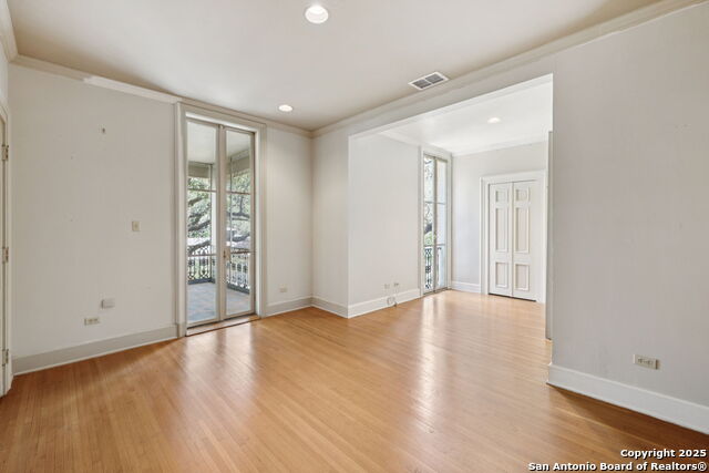 Listing photo id 47 for 424 Ivy