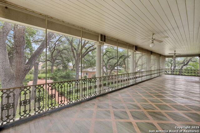 Listing photo id 49 for 424 Ivy