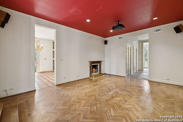 Listing photo id 54 for 424 Ivy