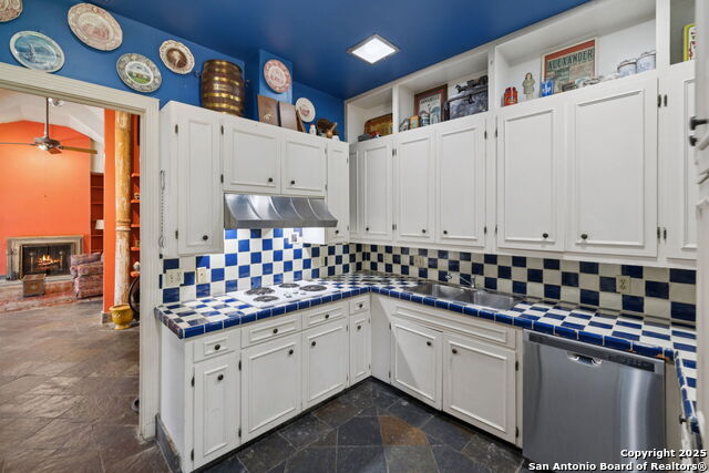 Listing photo id 56 for 424 Ivy