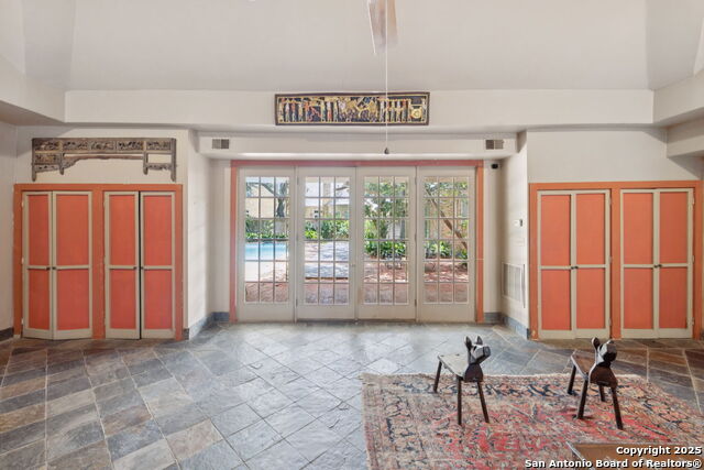 Listing photo id 59 for 424 Ivy
