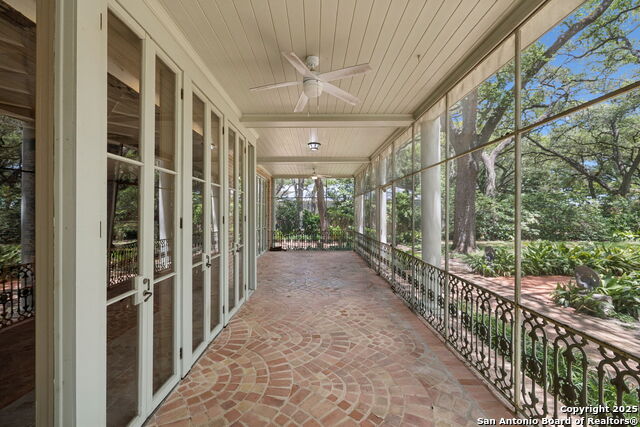 Listing photo id 64 for 424 Ivy