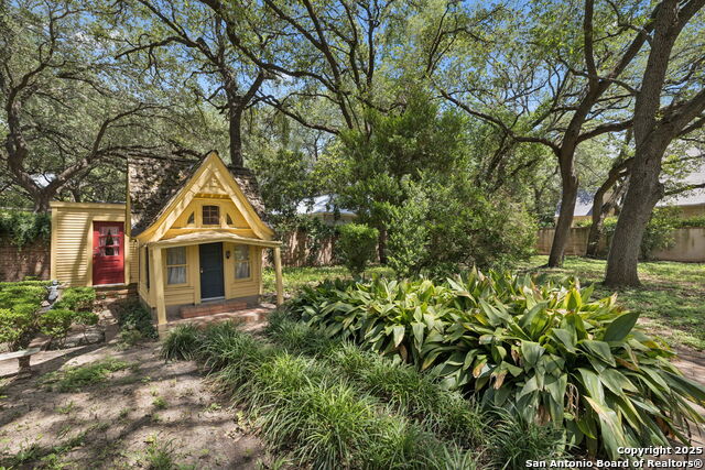 Listing photo id 78 for 424 Ivy