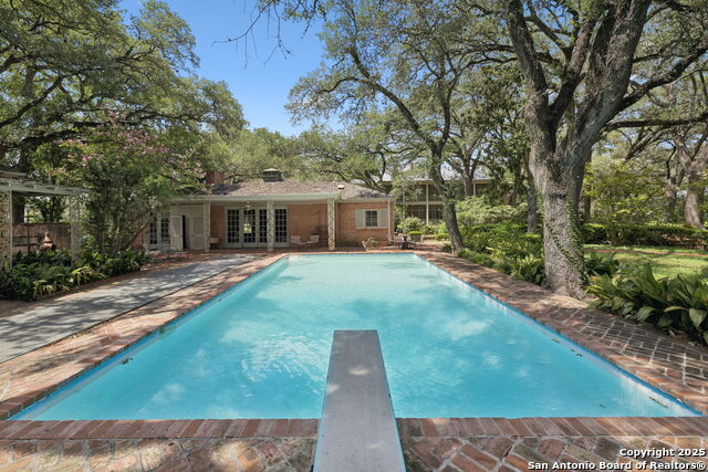 Listing photo id 82 for 424 Ivy