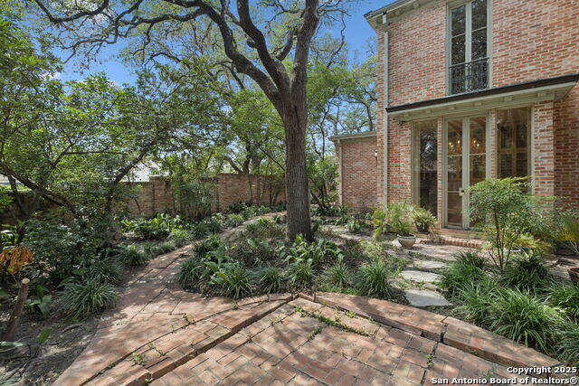 Listing photo id 86 for 424 Ivy