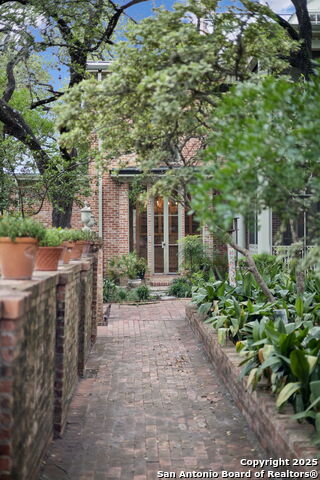 Listing photo id 88 for 424 Ivy