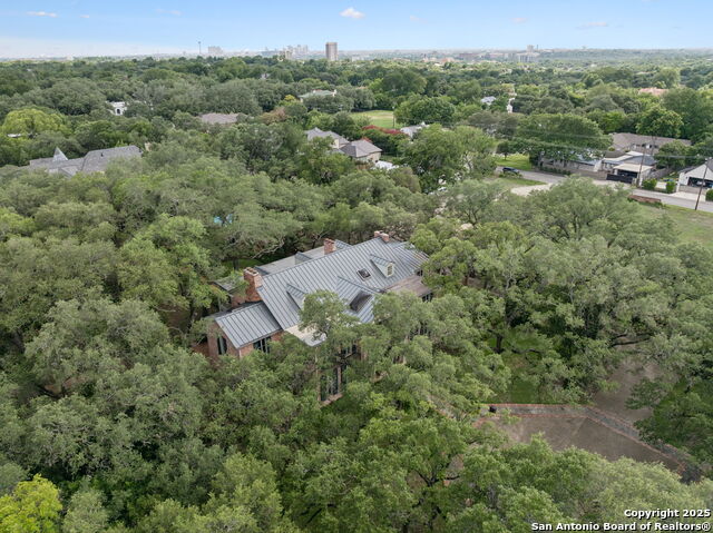 Listing photo id 93 for 424 Ivy