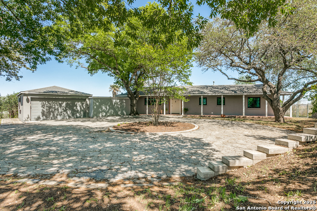 Listing photo id 0 for 426 Hathaway E