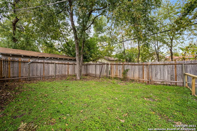 Image 24 of 36 For 2449 Cincinnati Ave