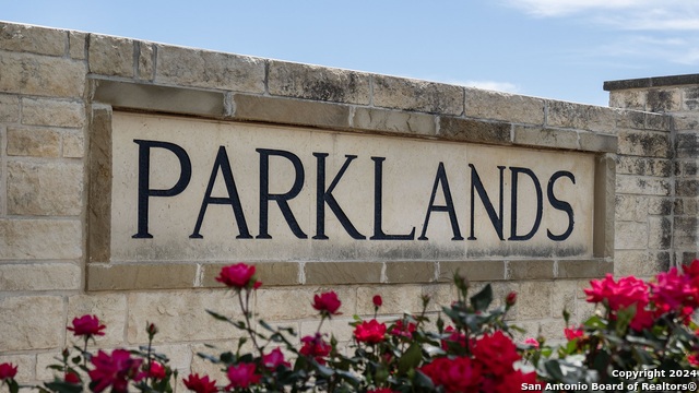Listing photo id 1 for 4944 Park Cape