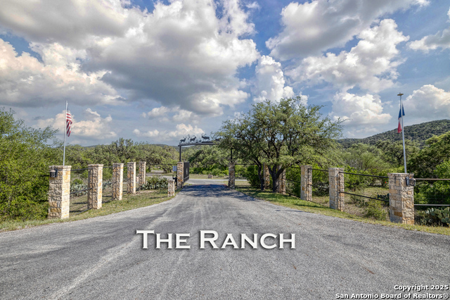 Details for 8 Camino Del Rancho, ConCan, TX 78838