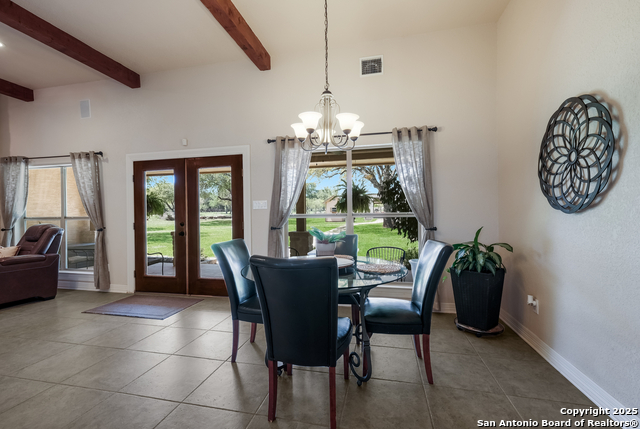Listing photo id 15 for 216 Red Oak