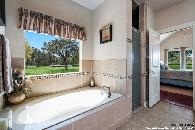 Listing photo id 19 for 216 Red Oak