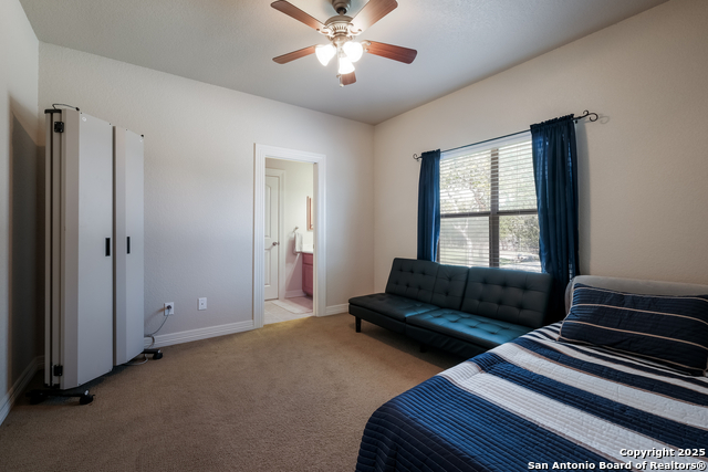 Listing photo id 22 for 216 Red Oak