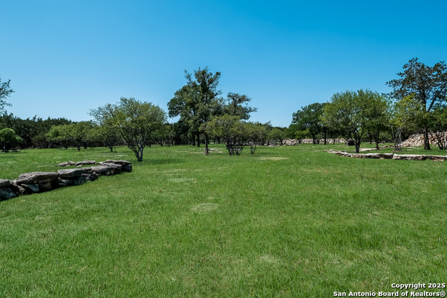 Listing photo id 28 for 216 Red Oak