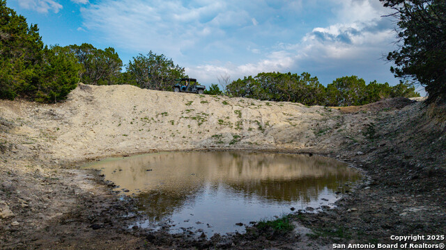 Listing photo id 2 for 3939 Bear Springs