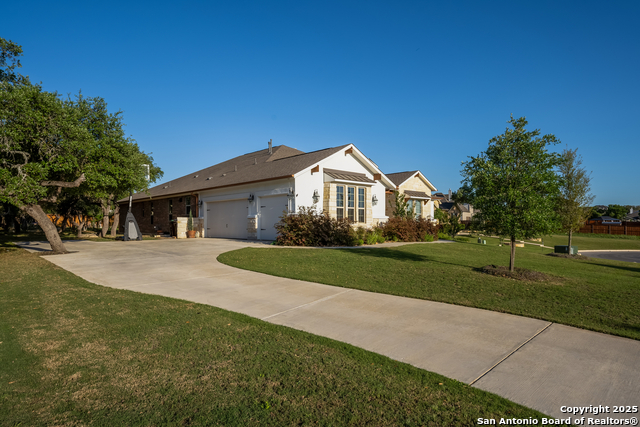 Listing photo id 0 for 259 Lawrence Dr
