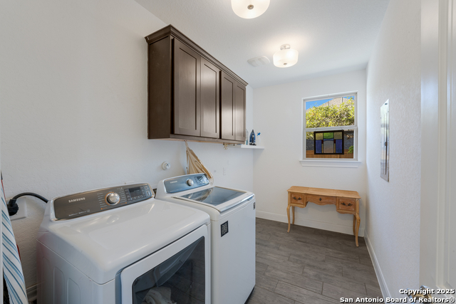 Listing photo id 23 for 259 Lawrence Dr