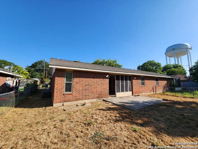 Image 26 of 33 For 1330 Summerwood