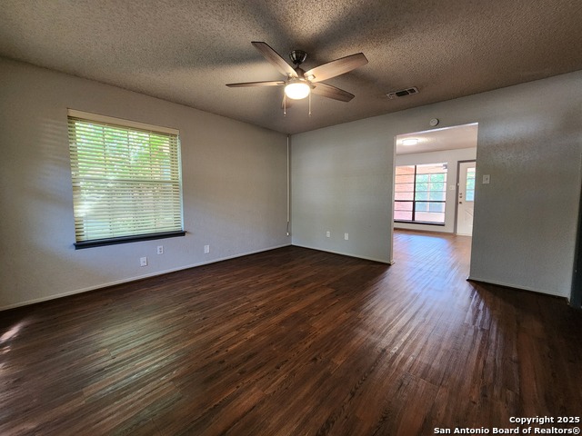 Image 3 of 33 For 1330 Summerwood