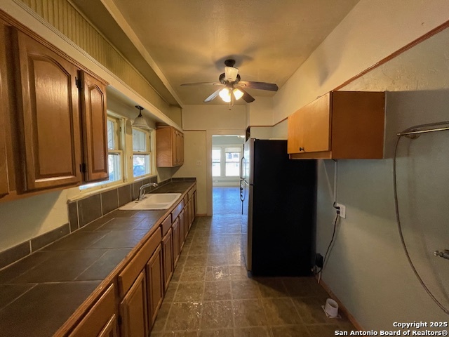 Listing photo id 11 for 320 Barrett