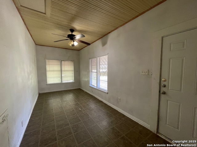 Listing photo id 13 for 320 Barrett