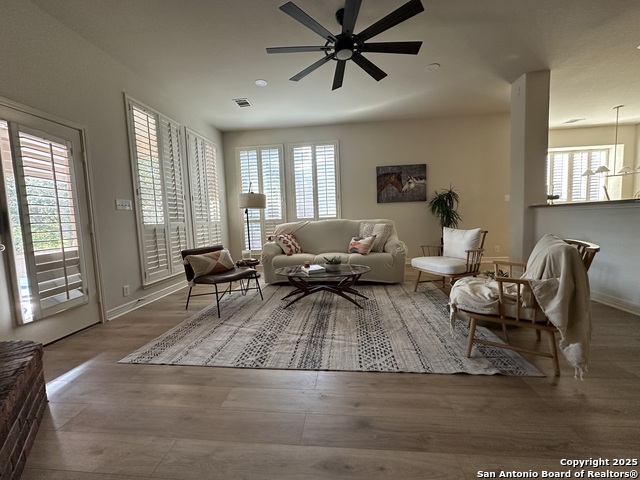 Listing photo id 10 for 23407 Treemont Park