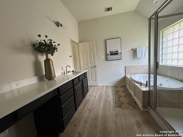 Listing photo id 16 for 23407 Treemont Park