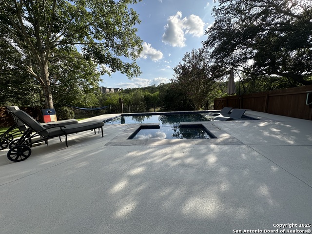 Listing photo id 27 for 23407 Treemont Park
