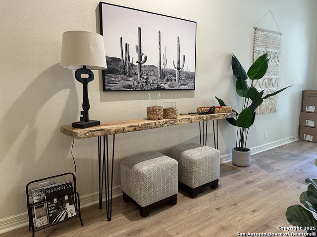Listing photo id 2 for 23407 Treemont Park